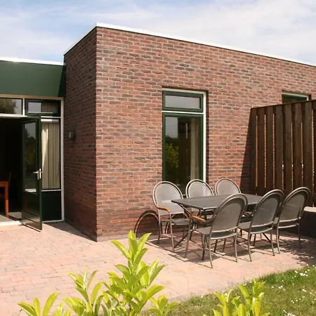 Type F Comfort 12 Persoons Bungalow *