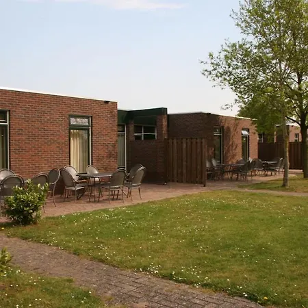 Type F Comfort 12 Persoons Bungalow
